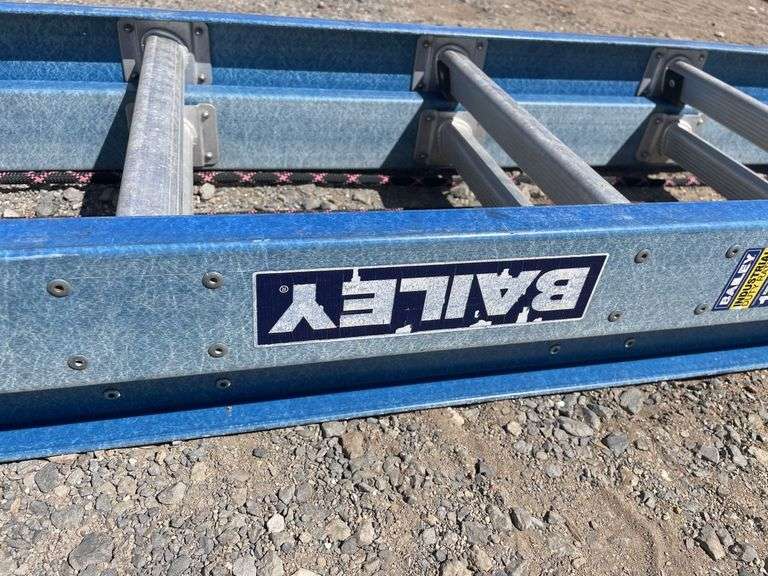 Blue 170kg Bailey Fibreglass Extension Ladder