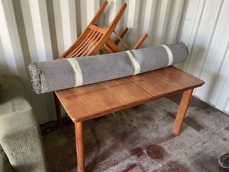 Corner Lounge & Extendable Dining Table/Rug