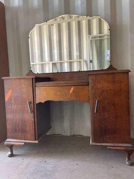Mirrored Silky Oak Dresser