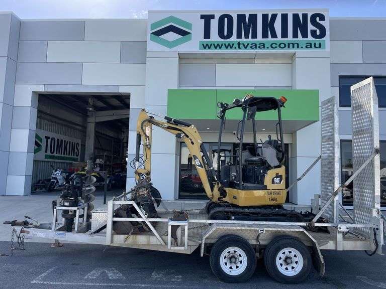 Caterpillar 301.7DCR Mini Excavator, Attachments & Trailer