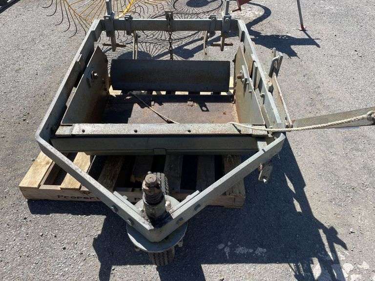 Massey Ferguson Rear Tractor Scoop