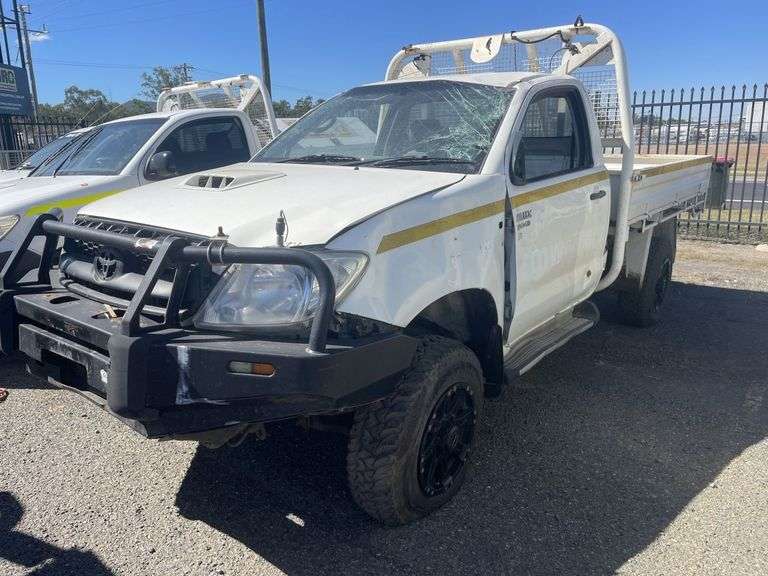 2011 Toyota Hilux Single Cab Utility - Non Operational - Parts Vehicle