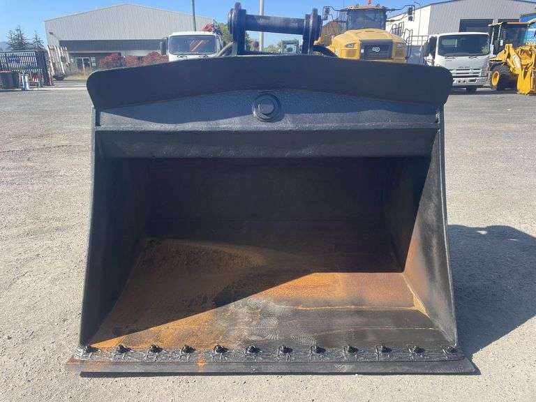 Excavator Tilt Bucket - 80mm Pins