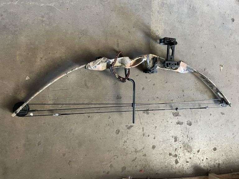 Redzone Left Hand Compound Bow & Arrows, Gel Blaster & Cases