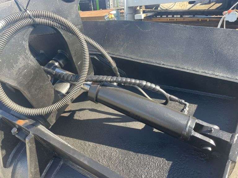 Excavator Tilt Bucket - 80mm Pins