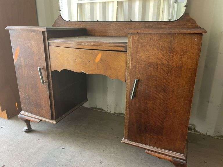 Mirrored Silky Oak Dresser