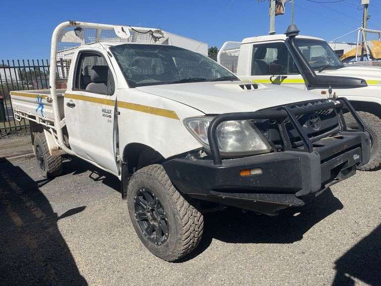 2011 Toyota Hilux Single Cab Utility - Non Operational - Parts Vehicle