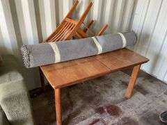 Corner Lounge & Extendable Dining Table/Rug