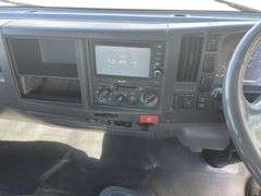 2014 Isuzu NPR Series Truck