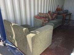 Corner Lounge & Extendable Dining Table/Rug