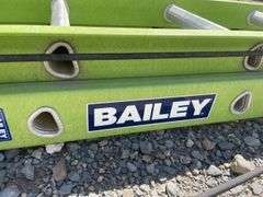Green 150kg Bailey Fibreglass Extension Ladder