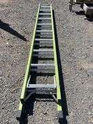 Green 150kg Bailey Fibreglass Extension Ladder
