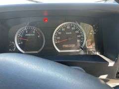 2014 Isuzu NPR Series Truck