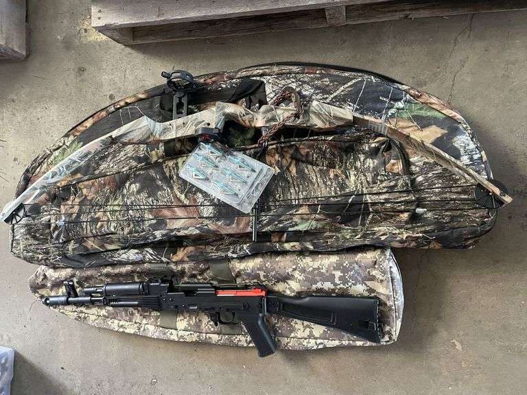 Redzone Left Hand Compound Bow & Arrows, Gel Blaster & Cases
