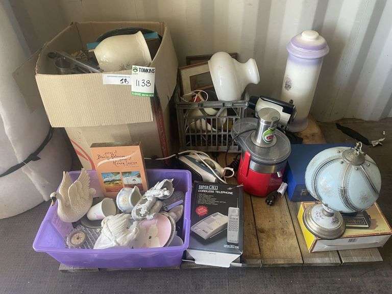 Pallet Assorted Sundries inc Juicer, Lamp, Figurines, Iron etc
