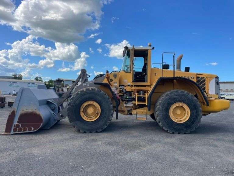 Volvo L220E Wheel Loader