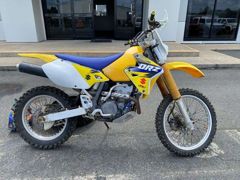 Suzuki   DRZ  400  Motorbike
