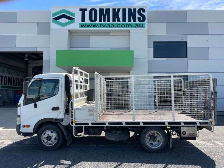 2007 Hino Dutro Tray Truck c/w Remote Control Tuffman Tail Lift (low Kilometres)
