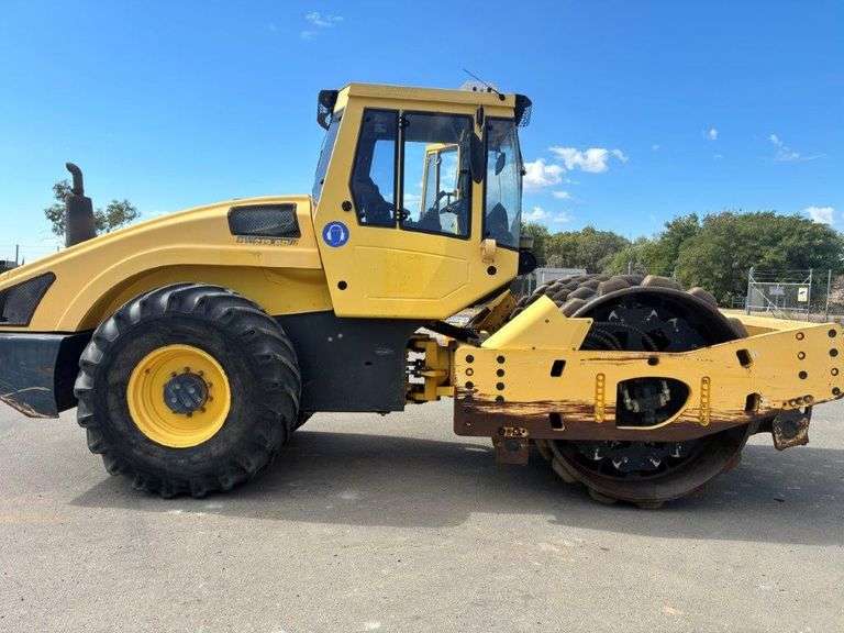 2011 Bomag Single Drum Pad Foot Roller - WINTON