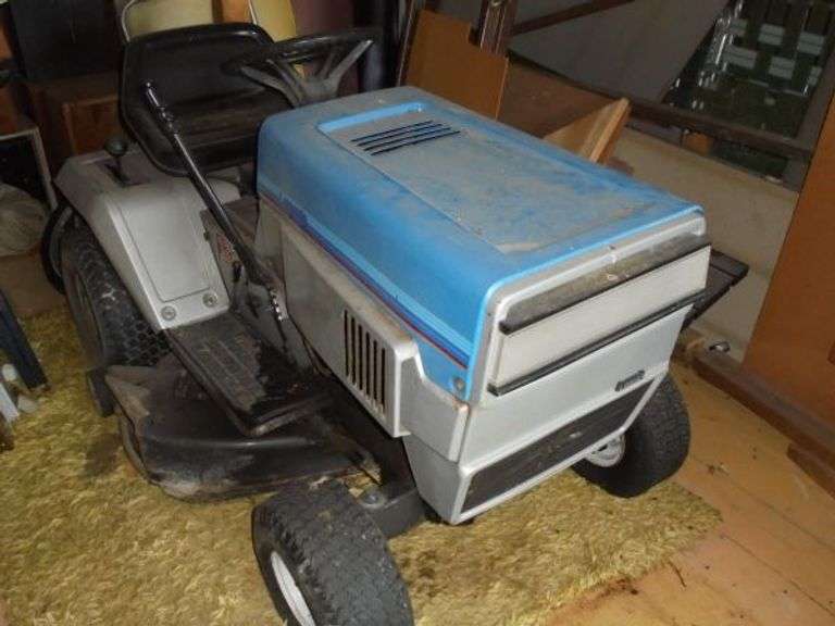 Vintage Riding Lawn Mower. - Texas Online Auction House