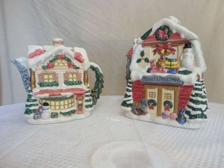 FITZ AND FLOYD CHRISTMAS CERAMIC COOKIE JAR AND TEA POT