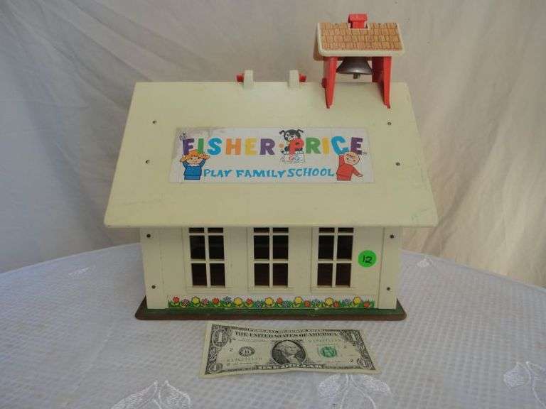 FISHER PRICE SCHOOL HOUSE PLAY PRETEND TOY