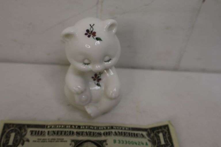 Adorable Handpainted & Signed FENTON Glass Bear! (3B)