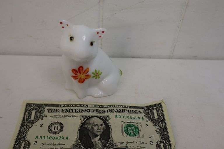 Adorable Handpainted & Signed FENTON Glass Pig! (3B)