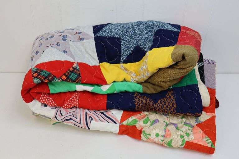Beautiful Handmade Full Size Quilt!! (2B)