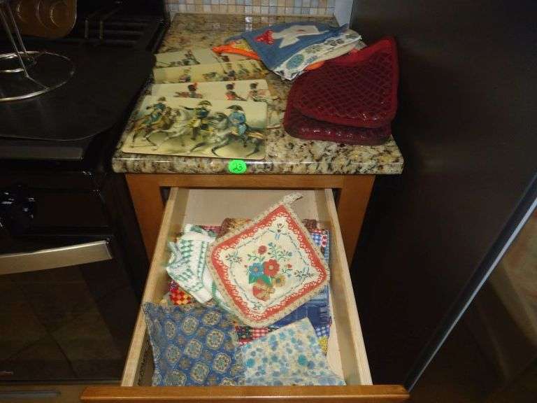 Cash Only.  Drawer lot, pot holders.  (K)