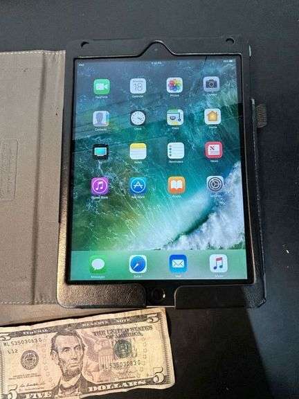 APPLE IPAD MP2F2LL/A 5TH GEN 32GB OS VERSION 10.302 WORKS