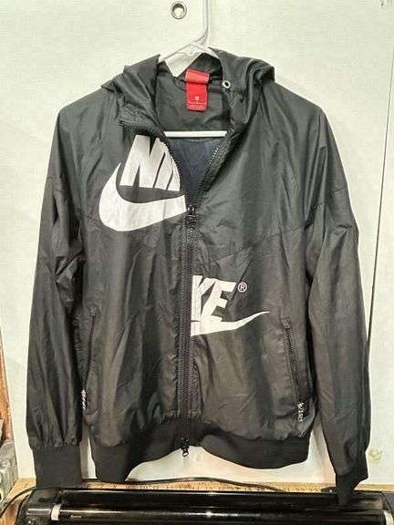 NIKE MEDIUM LIGHT NYLON JACKET