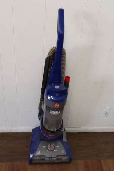 Hoover Vacuum w/Cord Rewind! Works great! (RD)