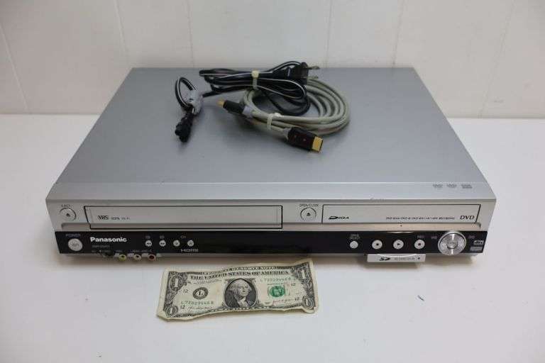 Panasonic DVD/VHS Recorder Combo! (1B)