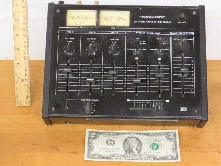 Realistic 32-1200B Stereo Mixing Console as shown, untested