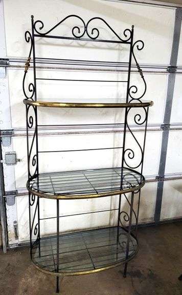Bakers Rack. 35.5”x18.5”x75.5”  ~ cash only ~.   ( row 2)