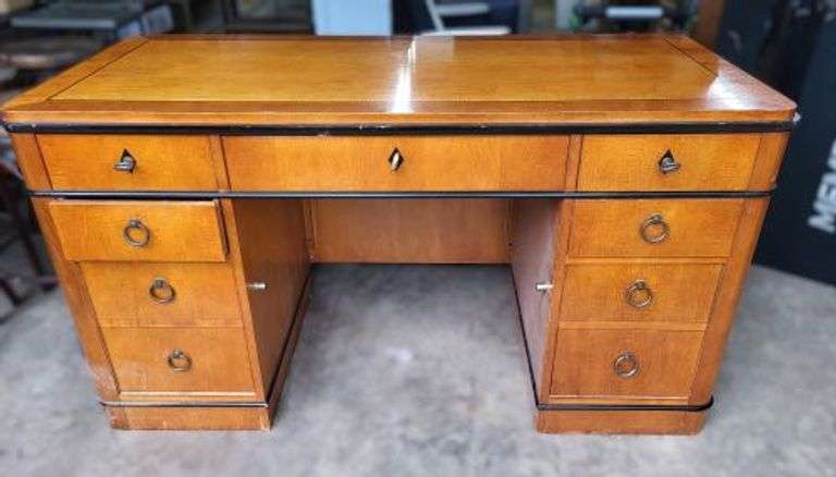 Desk w / Key. Matches Lot #001. 55”x25”x31” ~ cash only ~. ( row 2)