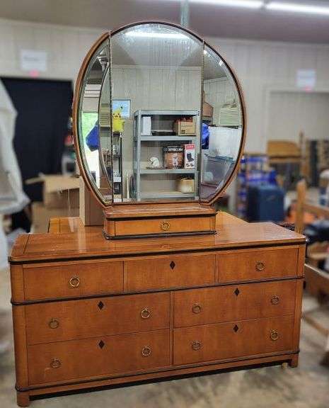 Dresser w / Key. See additional image. 64”x18”x32”(Measurements do not include mirror) ~ cash only ~. ( row 3)
