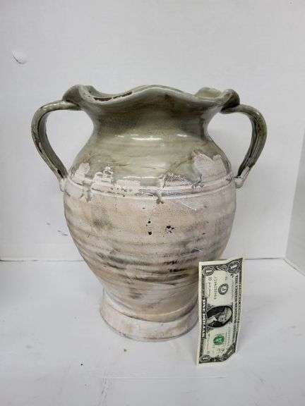 Large Vase. ~ cash only ~. (5B)