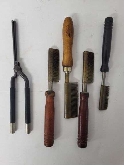 Vintage Beauty Shops Combs and Curling iron. ~ cash only ~. (1C)