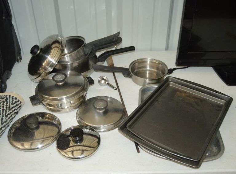 Used Cookware ASSORTED PANS, LIDS & BAKING SHEETS - USED - Texas Online Auction House