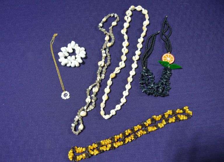 SEASHELL NECKLACES