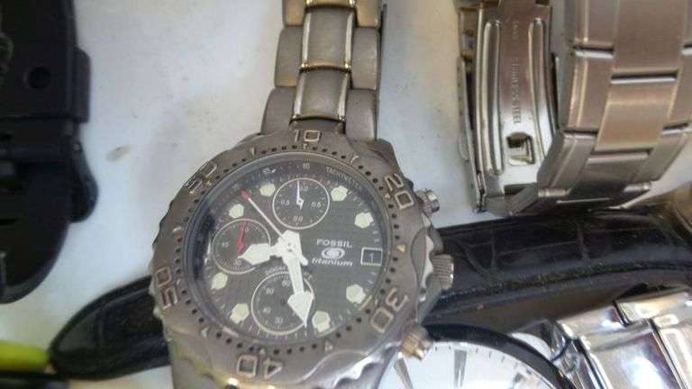 Lot of Assorted Watches! Relic, Casio, Timex, Fossil, Etc! Most need batteries. (2E)