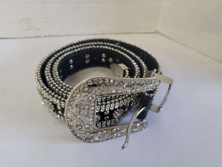 Blingy Belt. ~ cash only~.  (5A)