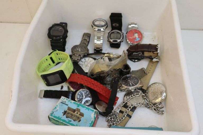 Lot of Assorted Watches! Relic, Casio, Timex, Fossil, Etc! Most need batteries. (2E)
