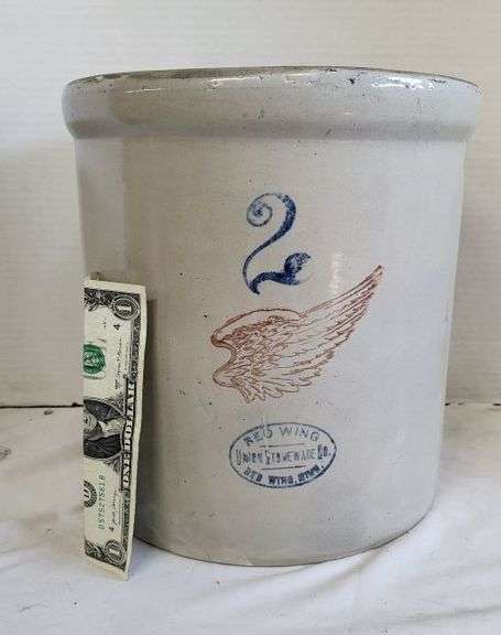 Vintage 2 Gallon REDWING Crock. ~ cash only~.  (4C)