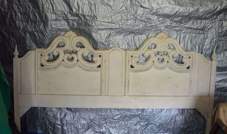 HEADBOARD - NEEDS A LITTLE TLC