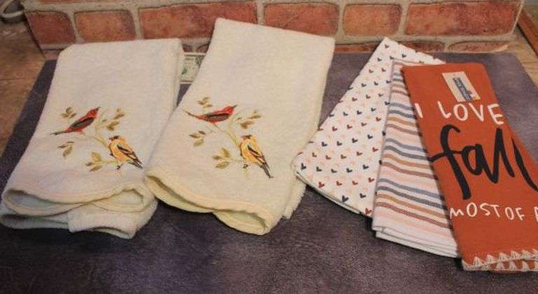 Fall Decorative Hand Towels and 3 Kitchen Towels.  10B
