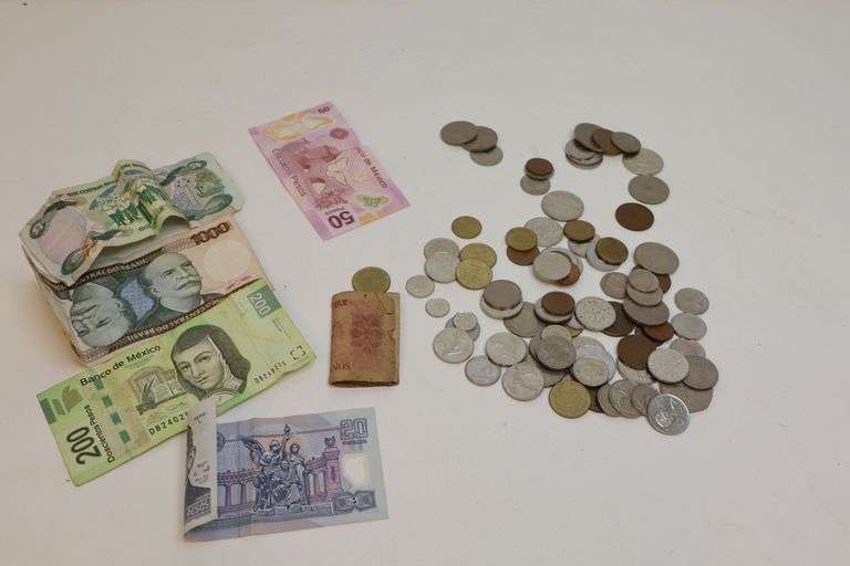 Mixed Lot of Foreign Coins & Currency! (DC)