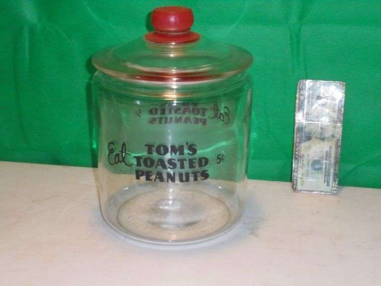 Tom’s Roaster Peanuts Glass Canister.  Excellent Condition!